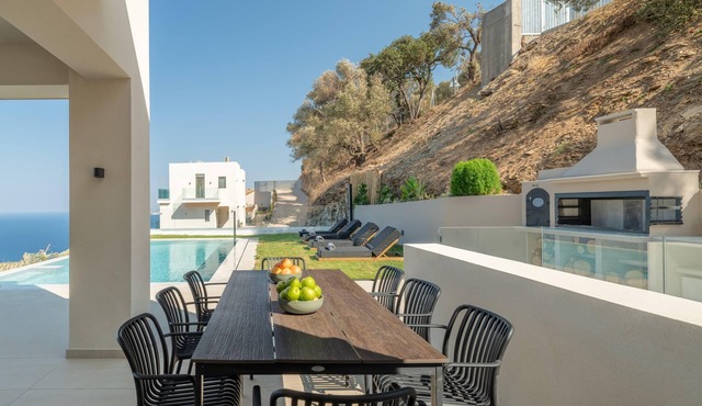 Luxury Villa Verde in Agios Dimitrios Rodias