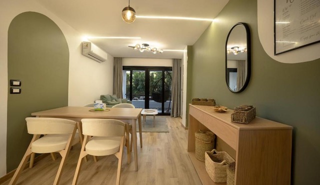 Luxury Heliopolis 2 Bedroom Apartment With Garden View, Near Airport in Cairo