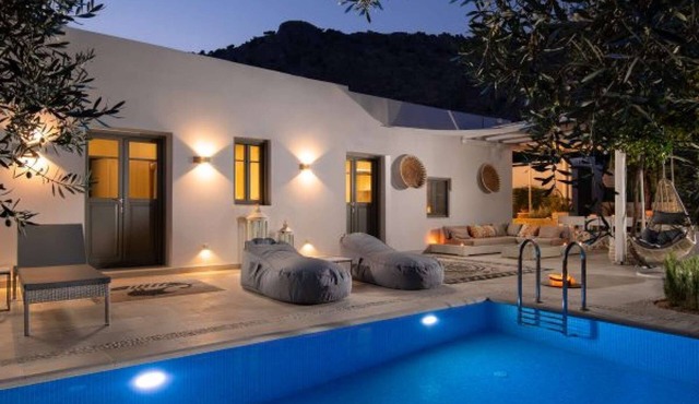 Luxury Villa just minutes walk to beach & village of Pefkos with private pool! in Pefkos