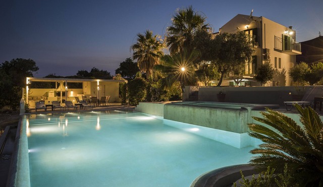 Luxury Villa with Jacuzzi, Infinity Pool And Spectacular Sea & Mountain Views in Skala