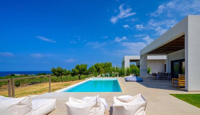 Luxury villa with Private infinity pool, sea view & sunset. Nobus Villas 2. in Marathopoli
