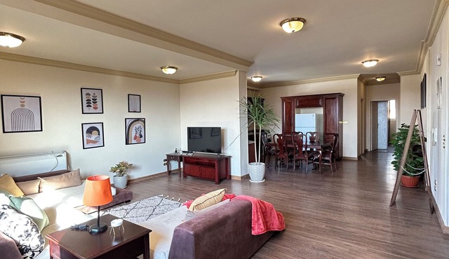 Maadi Apartment with Stunning City Views in Cairo Governorate
