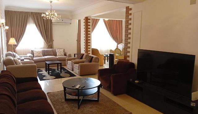 Maadi Elegant Getaway - A Quiet Luxury Experience in Cairo