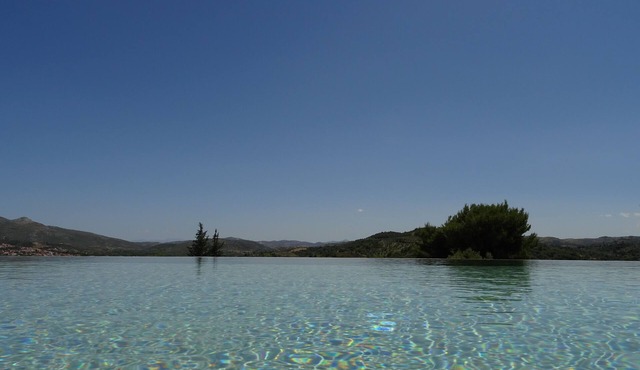 MELILOFOS STUDIO 1 BDR w/Pool, in Evia island in Avlonárion