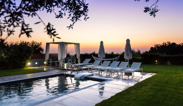 Modern Villa with Unique Architecture & Captivating Sunsets in Skouloufia