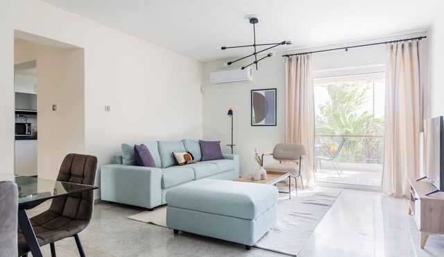 Naturally Bright 3BR Flat in Marousi in Marousi