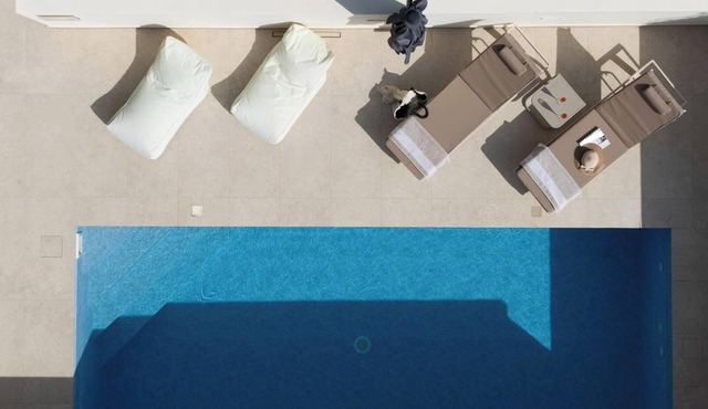 Nerida Luxury Villa 2 in 3W3F+8W Ampelouzos