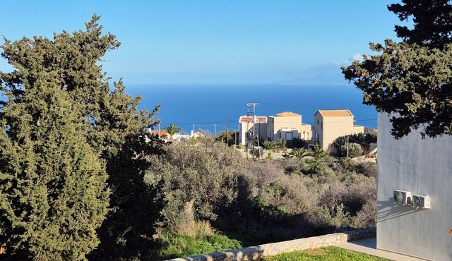 New build villa with views a Private pool and BBQ in Kefalas