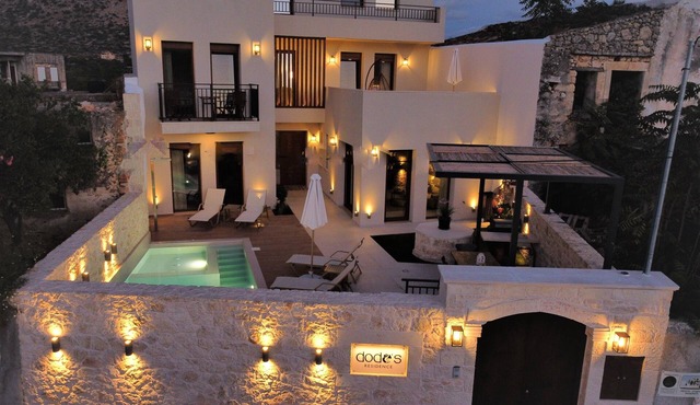 Newly built villa with salted water heated pool & jacuzzi! in Mylopotamos