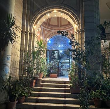 Nice Modern airconditioned flat in a luxurious building, Flat screen TVs, Free Wi-Fi, balcony in the heart of Alexandria in Alexandria