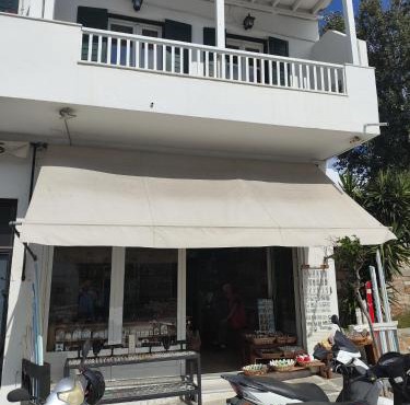 Niki Rooms in Tinos
