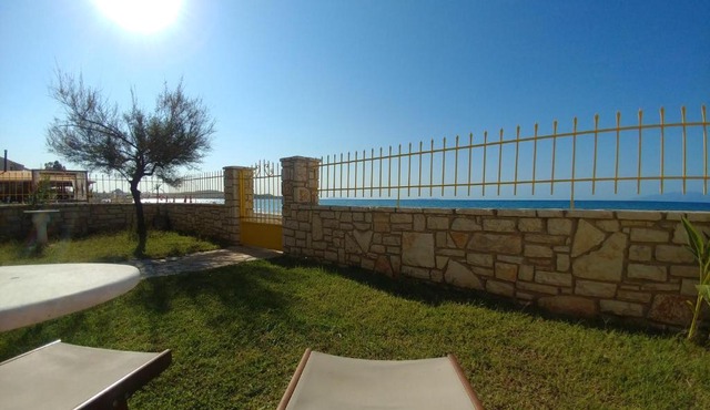 Nikotsaras beach house since 1930 in Acharavi