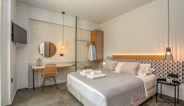 Nusa retreat - 6-bedroom sea-view residence with private pool and garden in Kissamos