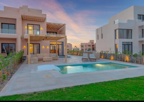 Ollystays Heated Pool 3BR Villa, Nanny Room! Ancient Hills