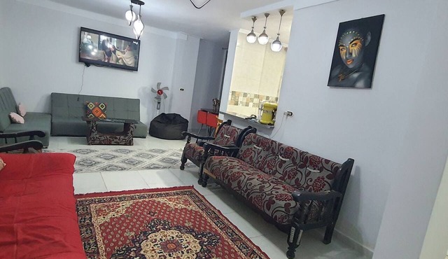 One Minute To The Sea-Asafra Beach Fast WiFi - AC - Family Friendly in Alexandria Governorate