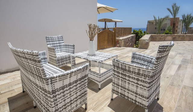 Outstanding Waterfront Studio Apartment in Azzurra