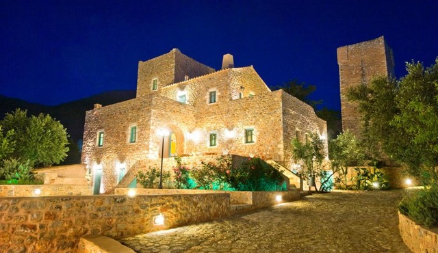 Pandora in Pyrgos Dirou