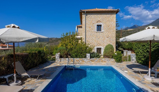 Panorama II Villas - Two Bedroom Villa, Sleeps 7 in Ditiki Mani