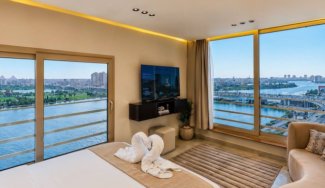 Panoramic Nile View Luxury 3BR in Maadi in Cairo