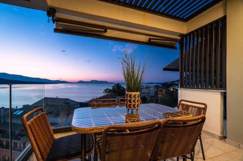 Panoramic Ocean View Suite in Nikiana