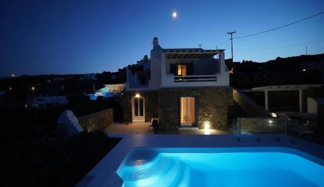 Panormos Stay for Seven Guests in Mikonos