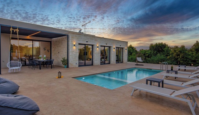 PanStel - Villa Aurora with heated pool & jacuzzi, chania, crete in Chania