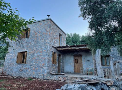 Petres old village house in Áyios Ioánnis