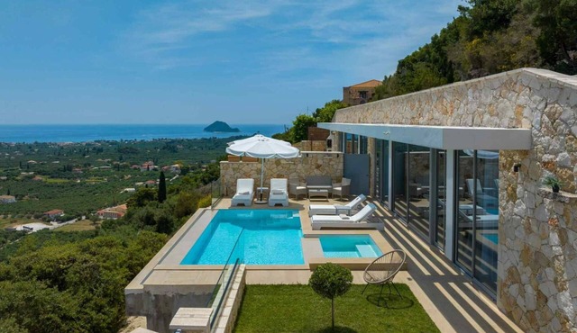 Pietra Cave Suite with private pool in Zakynthos