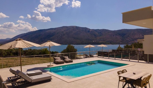Plataria Sunrise Resort in Plataria
