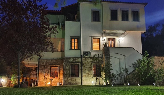 Private and Secure, Afytos/Athytos Villa, 4-min drive from the beach in Άφυτος