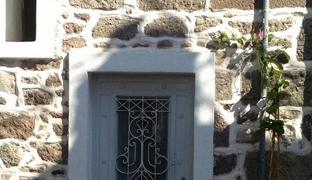 Private Villa est.1750!Spacious and very quiet, for families, groups, workshops. in MOLIVOS