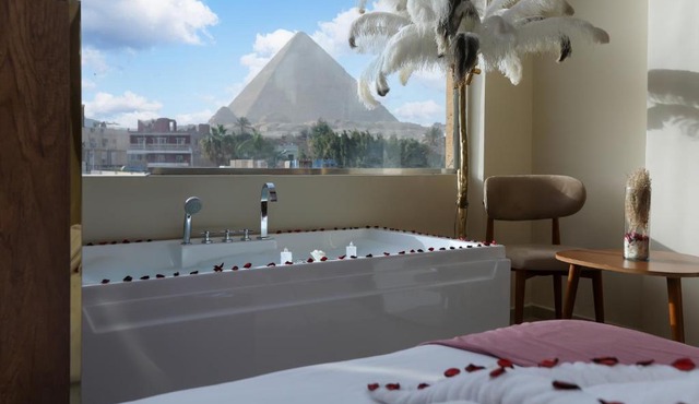 pyramids palace view With Rooftop Access