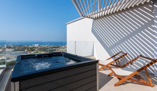 R 1314 Harmony - 2 Bedroom Sea View Villa with Jacuzzi in Hersonissos