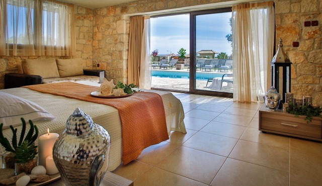 R 656 Elegant 4 Bedroom Villa with Private Pool + 1 studio in Kassandra