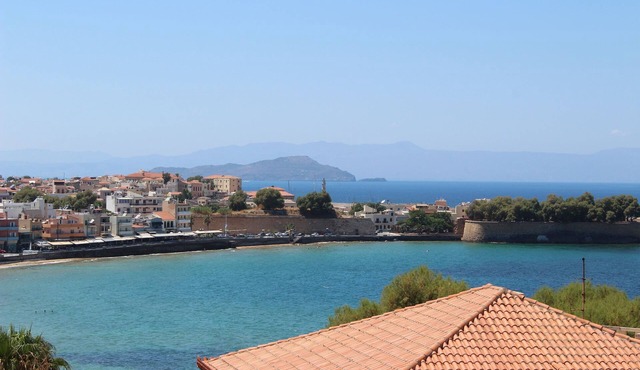 Ranias luxurious Apartment with sea view! 90sqm in Χανιά