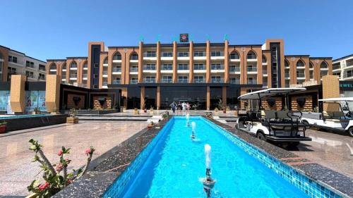 Rewaya Luxury Resort in Hurghada