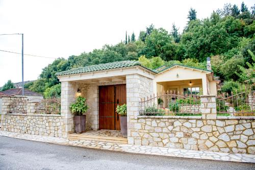 Rita's Cozy Country Home in Kallíthiron