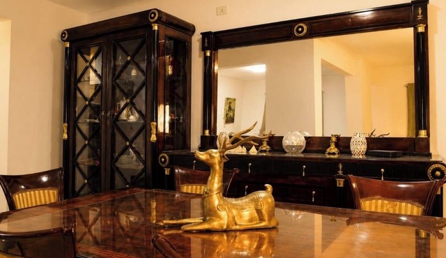 River Nile Haven - Luxury 2BR Condo, Nile & Pyramid Views in محافظة القاهرة‬
