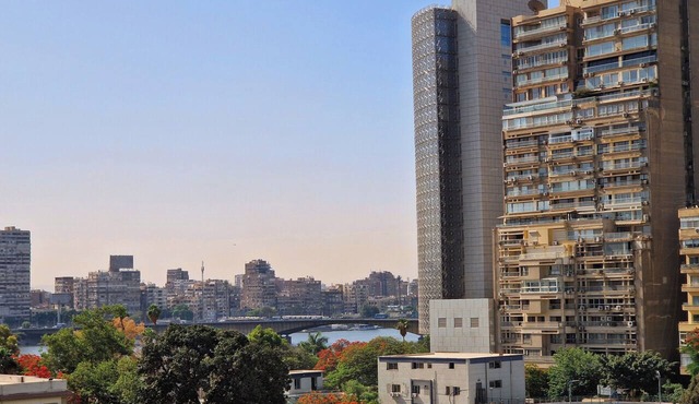 Royal Retreat in Dokki Spacious with Nile View in Giza Governorate