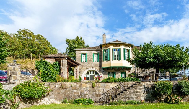 Rustic Elegance With Stunning Views in the Heart of Zagori in Τσεπέλοβο