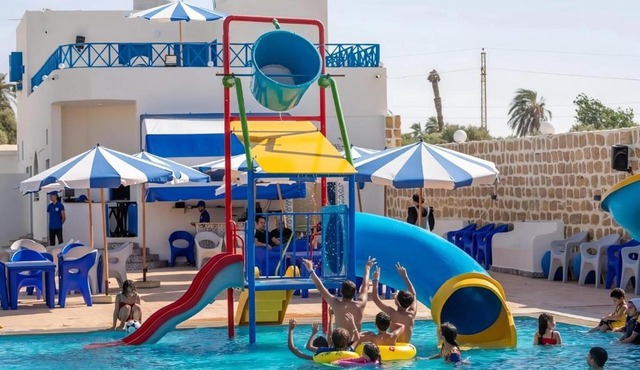 Safari Wadi al-Hitan in Qaryat at Ta‘mīr as Siyāḩīyah