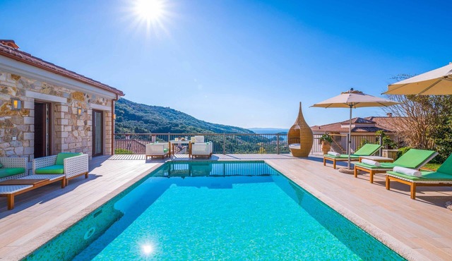 Salvator Standard Villa in Parga