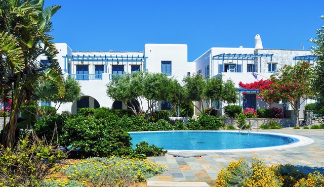 Sanders Paros Gardens - Roomy 1-Bdr Apt w Balcony in Galatas