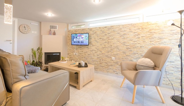 Santa Barbara lux studio in Marathonas in Marathonas