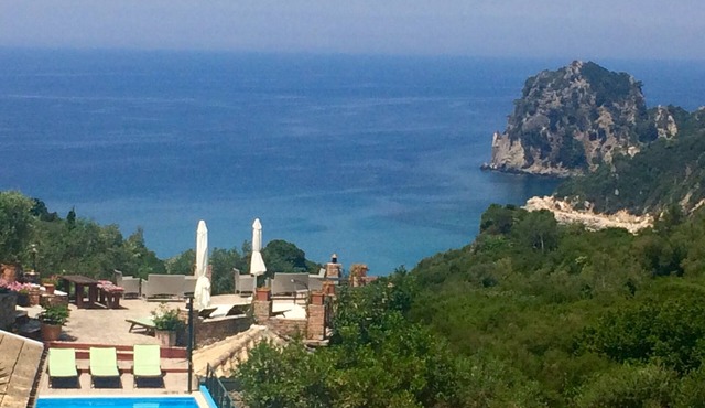 Sapphire Villa - A Piece Of Harmony And Relaxation With A Private Garden. in Corfu
