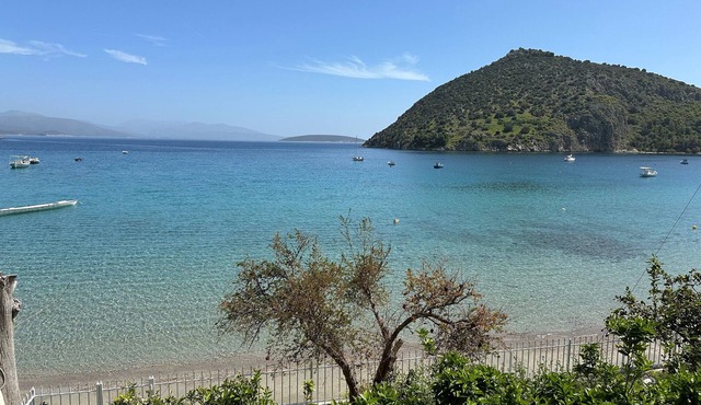 Sea Front Maisonette (beachfront) in Nafplio