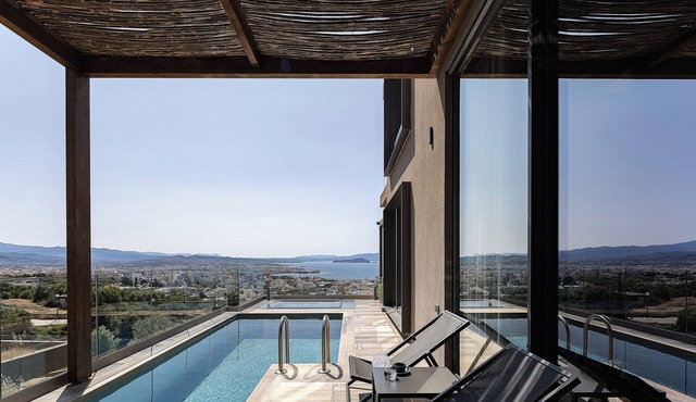 Sea View Luxury Villa with two independent buildings in Chania