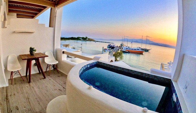 Sea View & Private Hot Tub - Spacious Studio Poseidon in Agia Anna