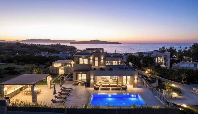 Seafront Luxury Villa Chania ✦ Heated Pool Jacuzzi Sauna Gym ✦Sleeps 10–12 in Chania