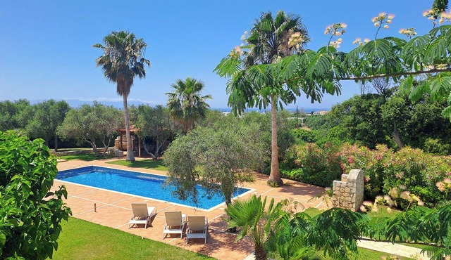 Seaview with 75sq.m Shared Pool 2-bedroom Villa #1 in Chorafakia